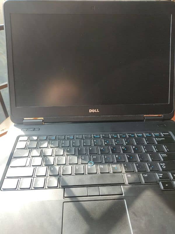 Laptop Dell Latitude with Graphics card 3