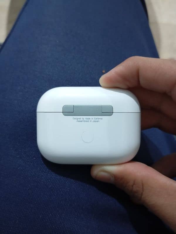 APPLE AIRPODS PRO 2nd GENERATION. 2