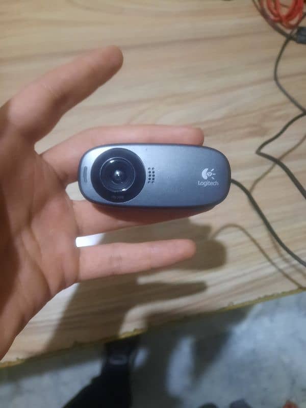 LogiTech C310 Webcam, Video Call, Meetings, Classes 2