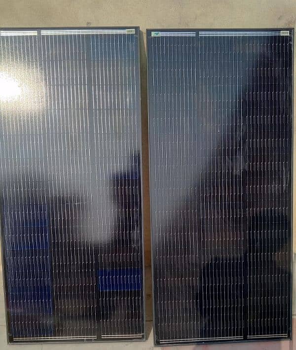 2 Solar Panels with stand For Sale 0