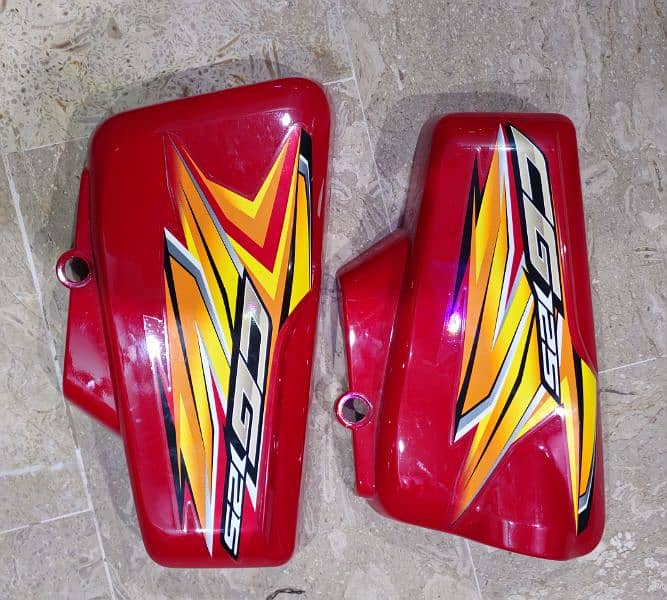 Honda CG-125 Fuel Tank & Side Covers Red 2021 Model 1