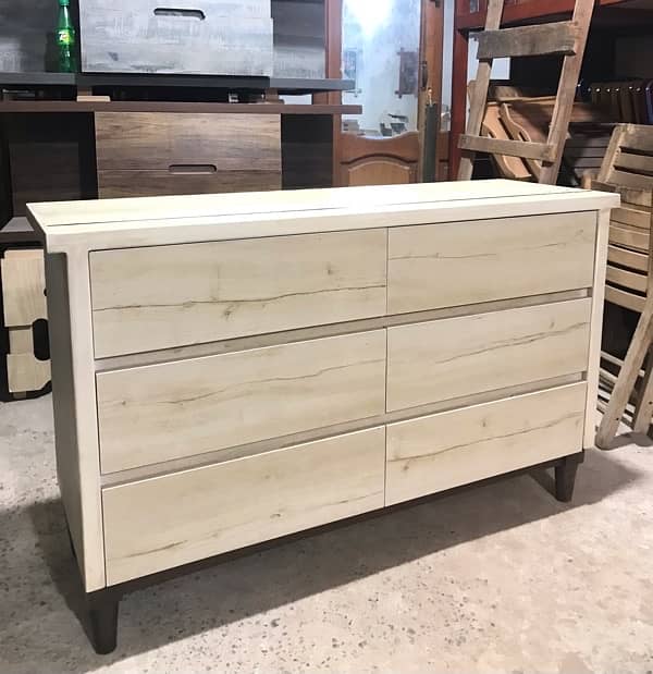 Bed with side tables and dressing table 3