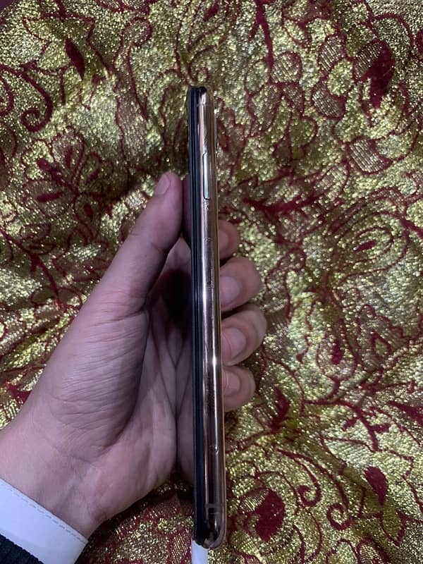 iPhone xs max 1