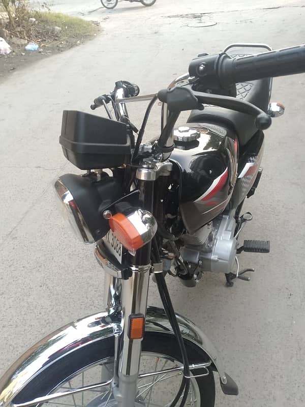 Honda 125 2024 4