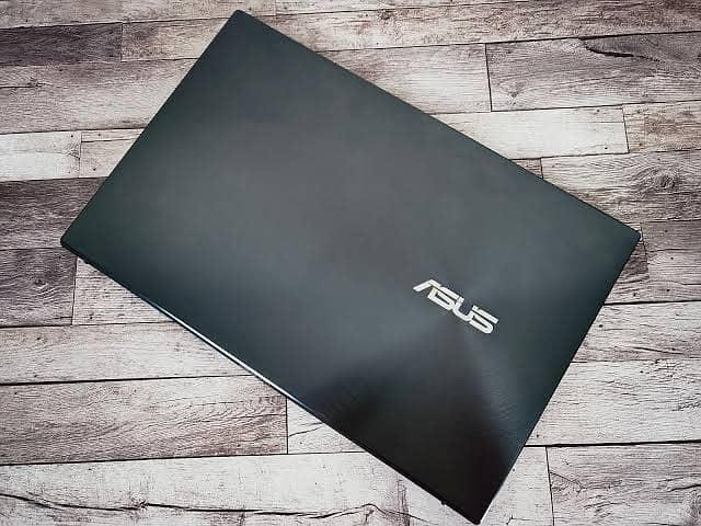 Asus ZenBook 14 UX425E - 11th Gen i5, 8GB RAM, 512GB NVMe SSD 1