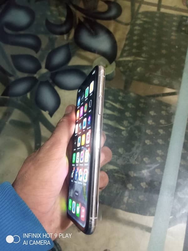 iPhone x 64 GBNON PTA all OK battery service 5