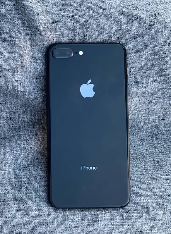 IPhone 8plus in original condition along with original charger 0