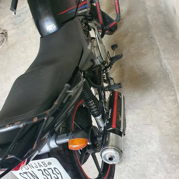 Yamaha YBR G 125 for urgent sale 7