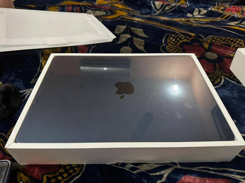 Mac M2 Air Brand new with six Months warranty 0