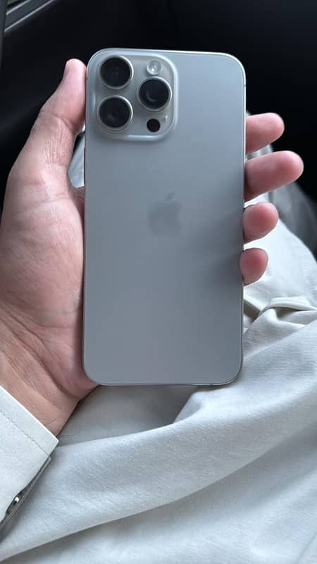 I phone 15 pro max 256 GB 1