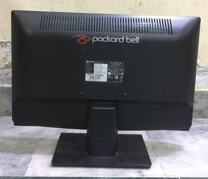 pakard bell monitor  imported 1