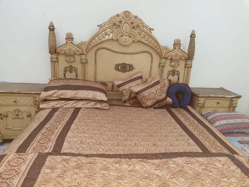 complete bed set with dressing table. 1