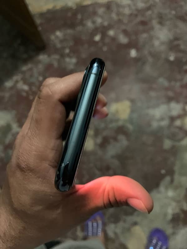 iphone 11 pro 64gb all sim working 2