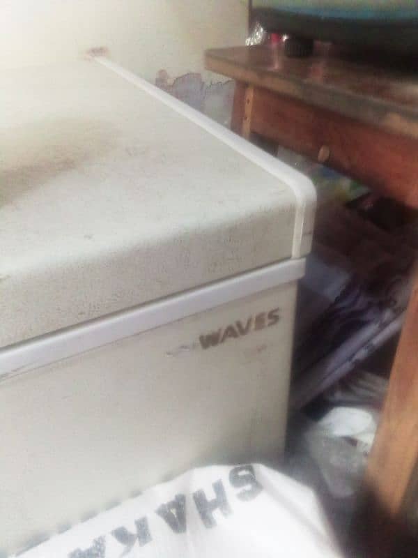 waves deep freezer full size single door 1