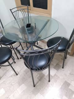 Dining Table Round with 6 chairs