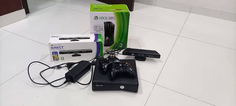 Xbox 360 500gb with two new remote,battery charger,Kinect 0