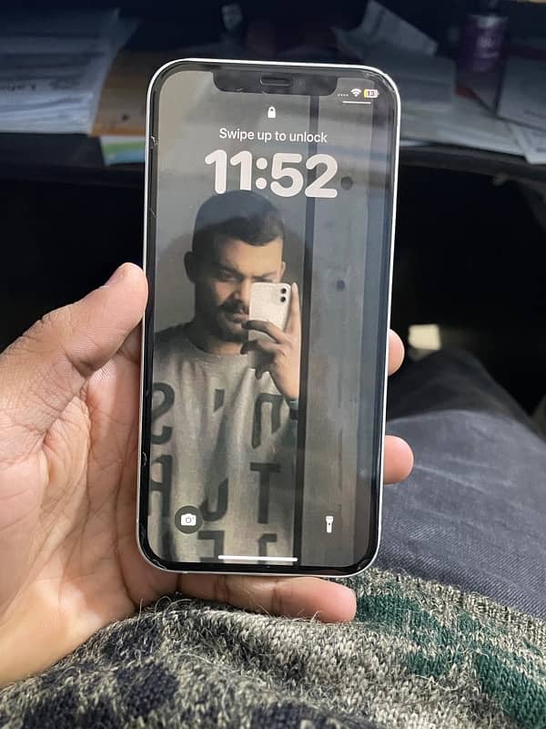 iPhone 12 ja 0