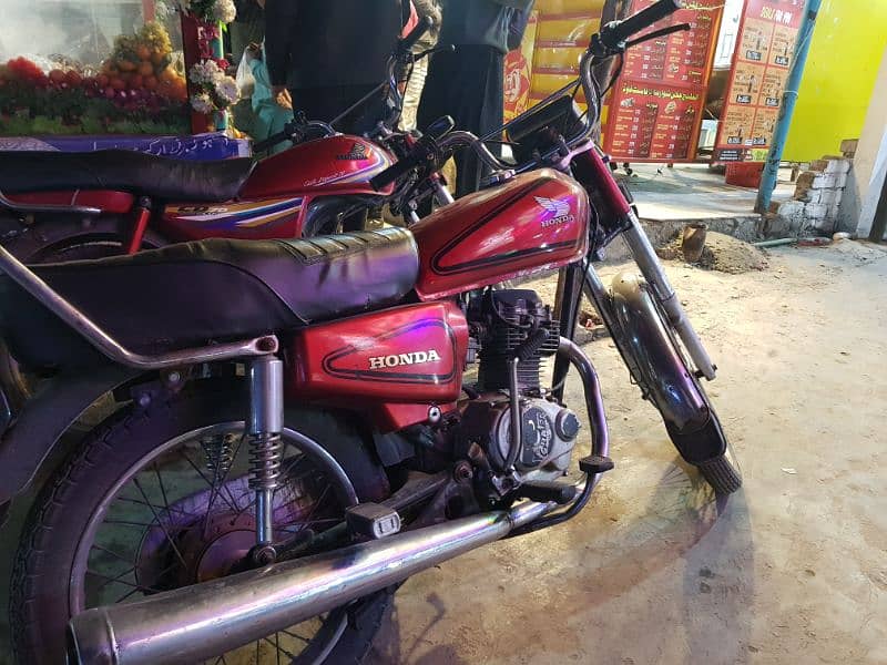 Honda CD 125 , Model 17, 8