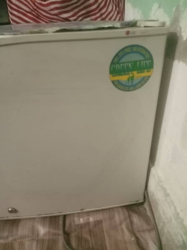 LG fridge for Sell  good condition 4