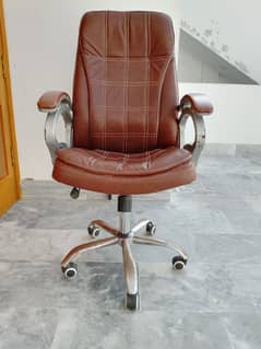 Executive Office Chair in excellent condition