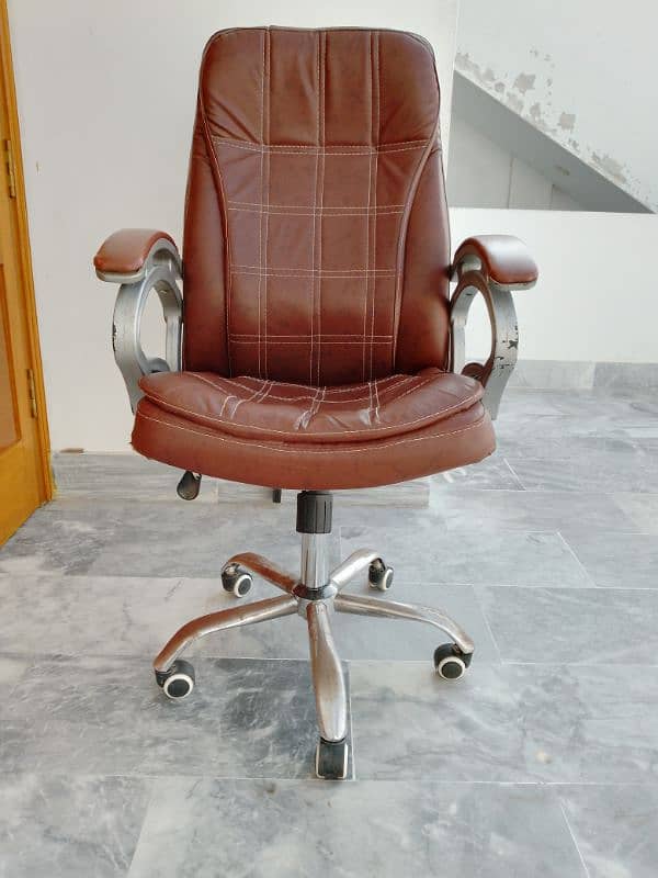 Executive Office Chair in excellent condition 0