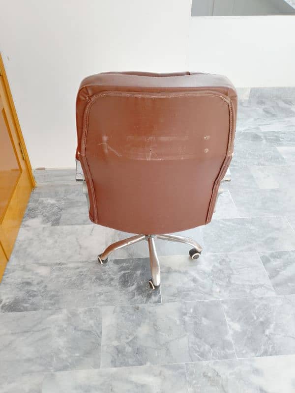 Executive Office Chair in excellent condition 3