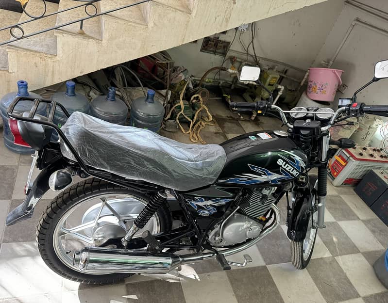 Suzuki GS 150 brand new 2022 near 2023 2997 kms only urgent sell 1