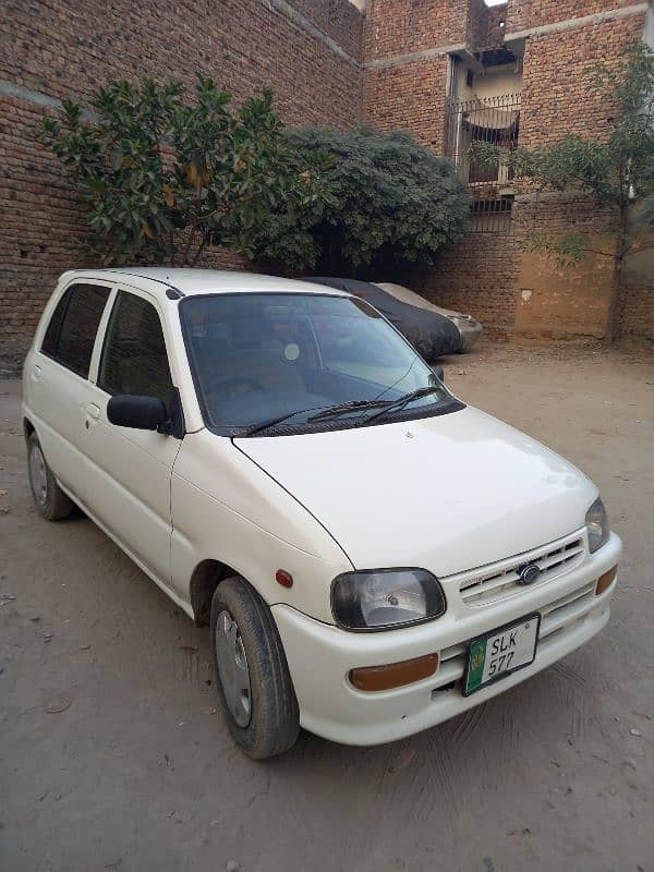 Daihatsu Cuore 2000 3