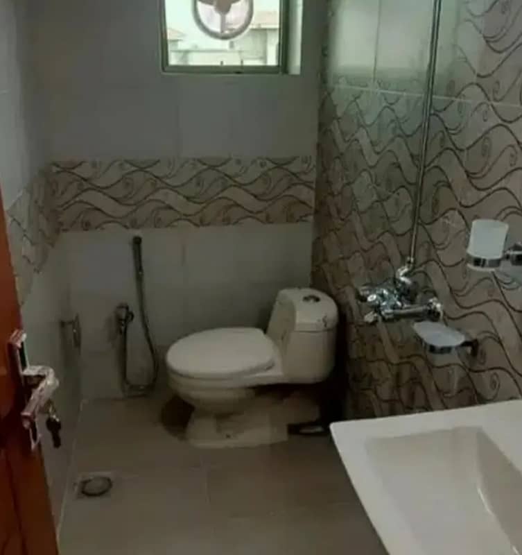 G-11/4 PHA C-Type Fully Renovated Tile Floor Flat For Sale 2