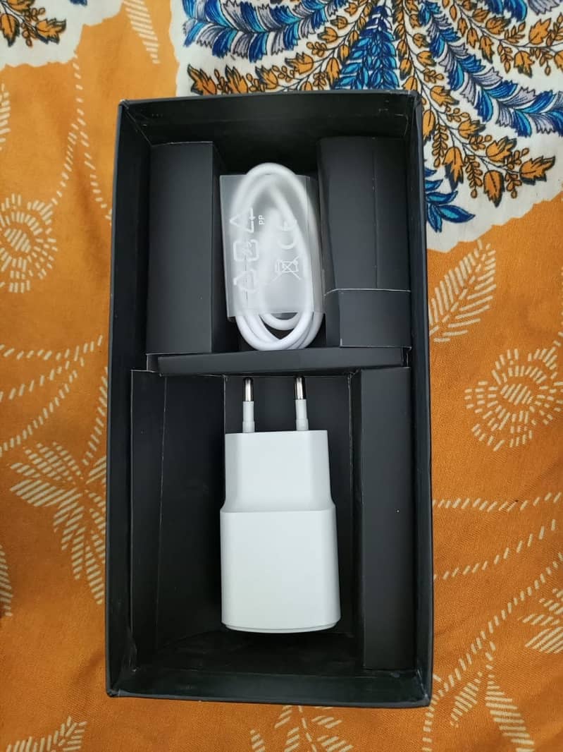 Selling my OPPO A57 urgent 3