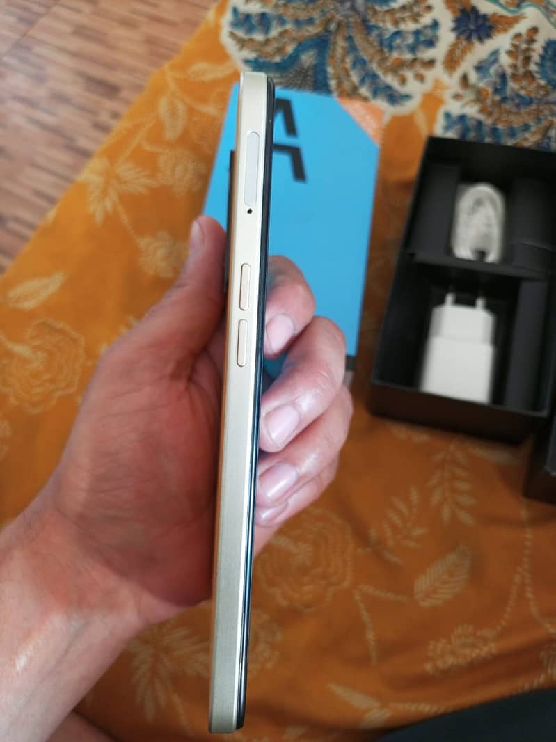 Selling my OPPO A57 urgent 7