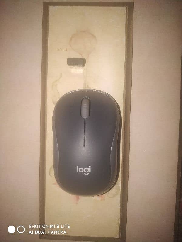 logitech M185 wirelles mouse 1