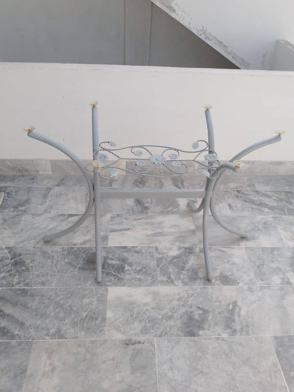 Dinning table stand without glass top 1