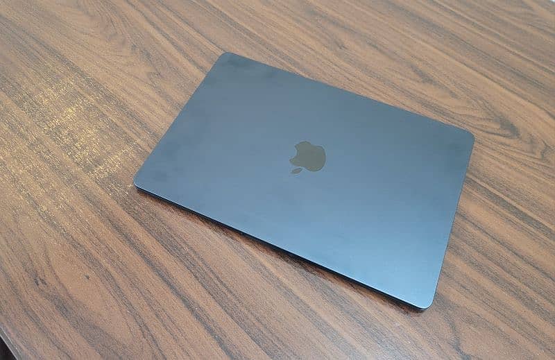 macbook air m2 | mint condition 6