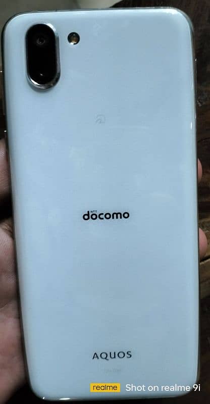 Aqous Docomo R2 3