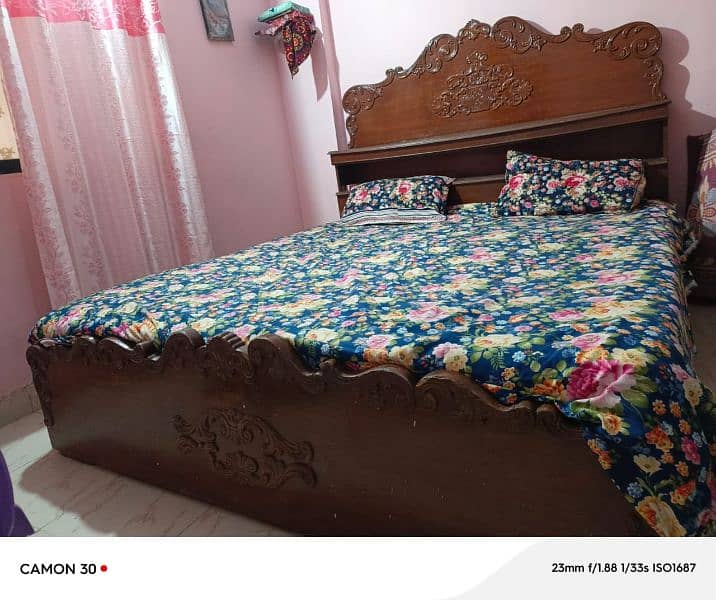 King size Wooden Bed with Matress 0