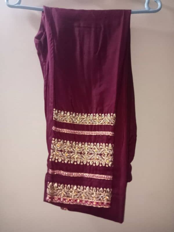 large size small medium size dresses available urgent sale con new hai 18