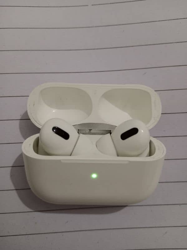 Apple AirPods Pro 2nd Gen – Scratchless, Excellent Battery Health 1