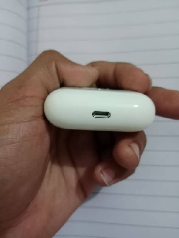 Apple AirPods Pro 2nd Gen – Scratchless, Excellent Battery Health 9