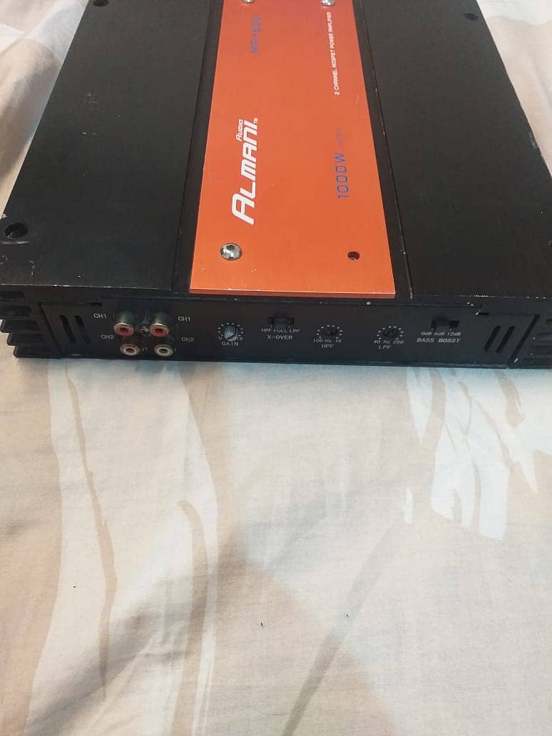 Almani Taiwani 1000W 2 Channel Amplifer. 2