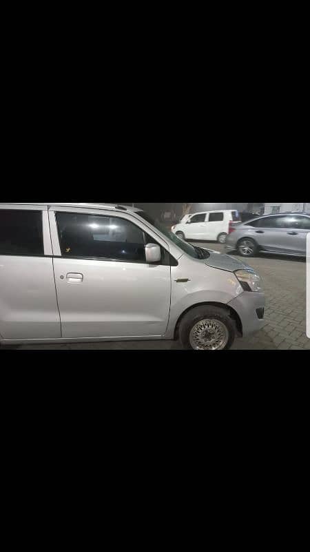 Suzuki Wagon R 2019 14