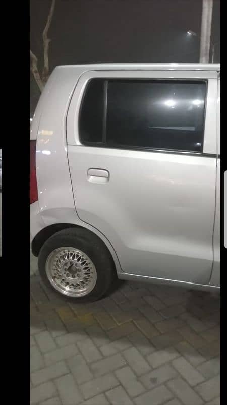 Suzuki Wagon R 2019 16