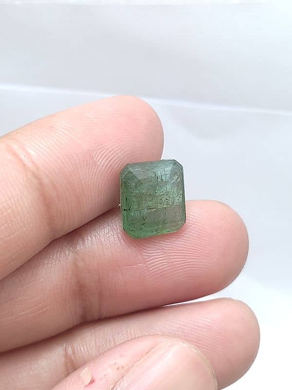 Natural Emerald Stone 7