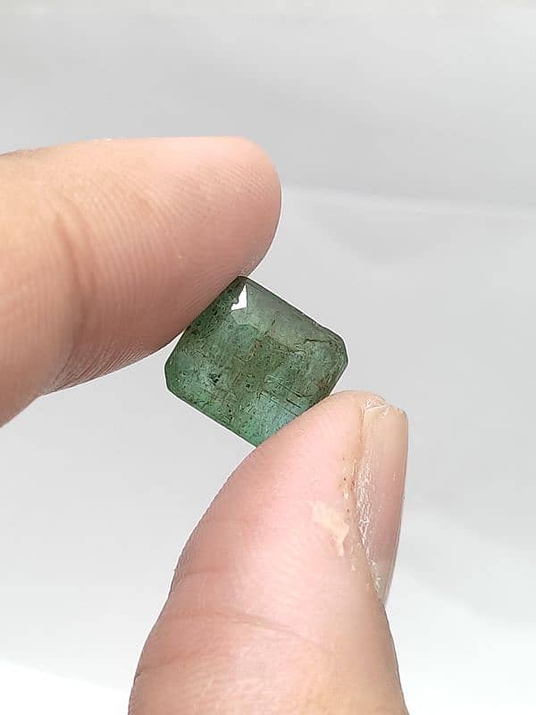 Natural Emerald Stone 9