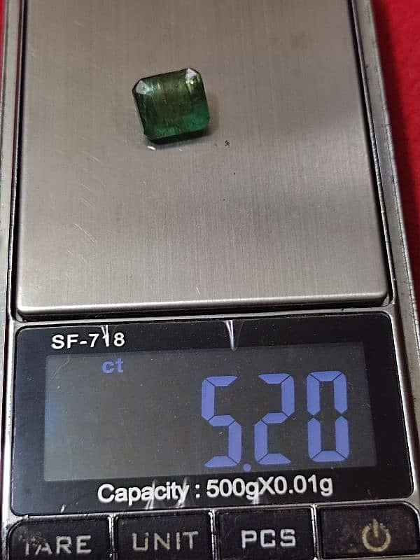 Natural Emerald Stone 11