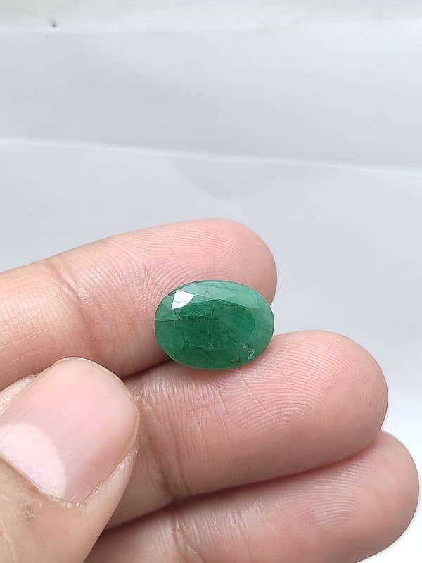 Natural Emerald Stone 14