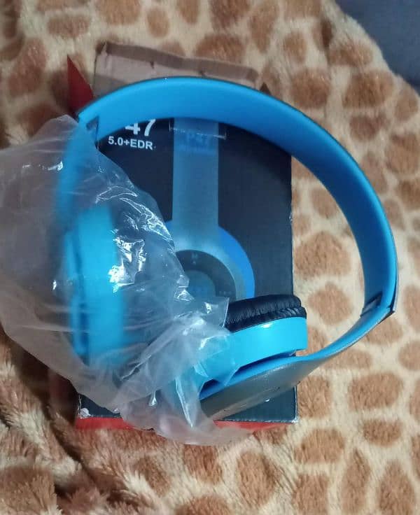 P47 headphone brand new 2