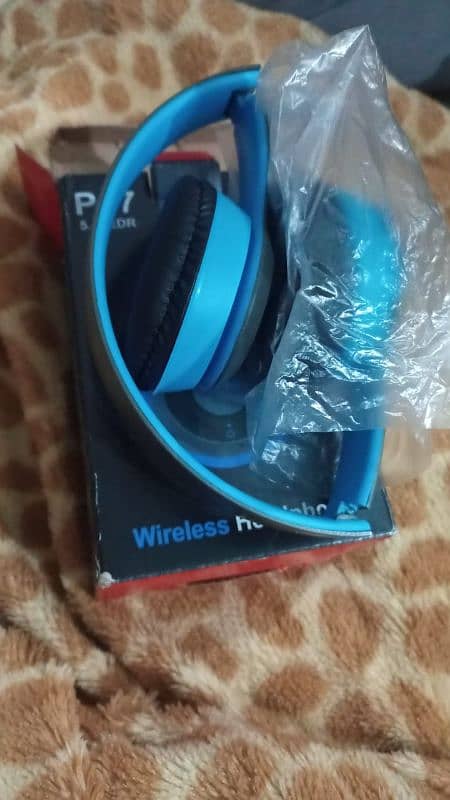 P47 headphone brand new 3