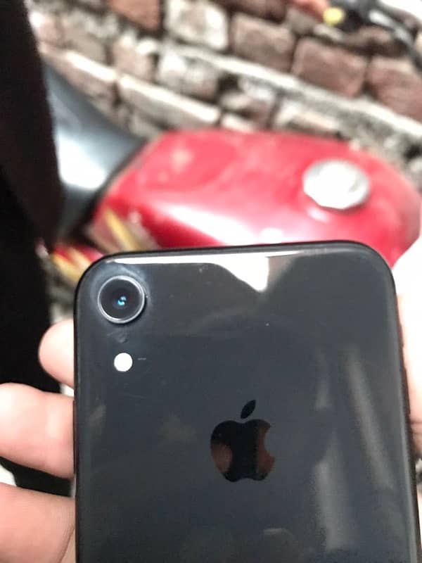 Iphone XR 10/10  condition All okay just thora dot ha baki waterpack h 3