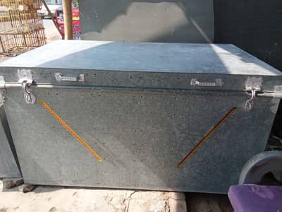 5foot jisti Paiti trunk  available for sale
